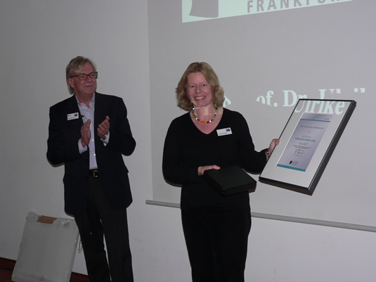 Dr. Ulrike Müller (University of Heidelberg, Germany) is receiving the Breuer Award 2007 from Peter Breuer (Breuer Foundation)